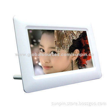 7-inch Multifunction Digital Photo Frame with Resolution 800X480, Digital Screen, Built In Memory